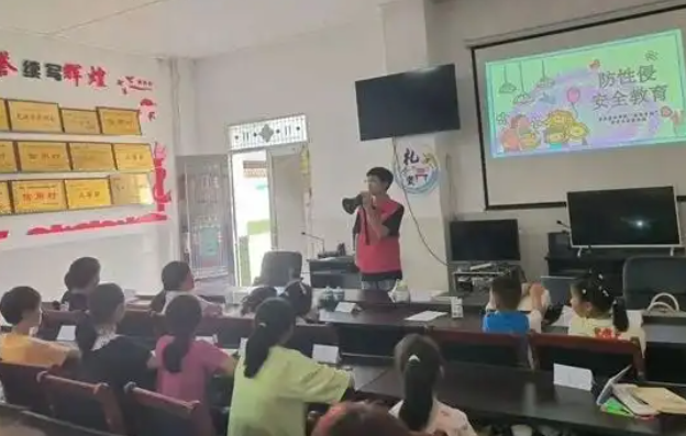 公共空间整合资源打造一个社区才智学习角让教育走进日子场景 公共空间整合资源打造一个社区才智学习角让教育走进日子场景