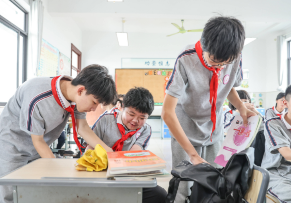 鼓舞孩子提早联系同学和老师共享见闻和新鲜事彼此关怀 鼓舞孩子提早联系同学和老师共享见闻和新鲜事彼此关怀