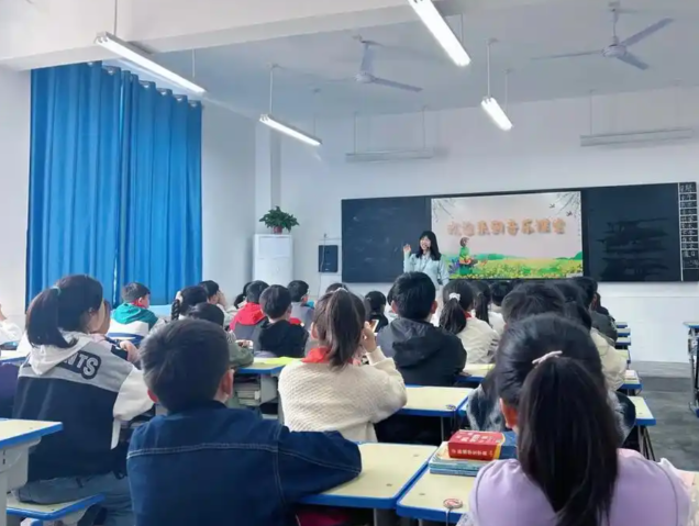 驱动爱好以实践贯穿理论尽力调动学生自动学习的积极性